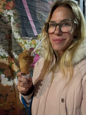 Marcela Baños Instagram - Mezcladito y gente linda que quiero 🫶🏻

1 @mefertimoda 
2 @azulkiang 
3 heladito una noche de invierno 
4 pink 
5 @ezequiel_y_laclave te mereces todo lo lindo que estás viviendo ?! 
6 bailando al ritmo de Nolberto 
7 Fiesta @latoxica.oficial 
8 con la emperatriz @grupo_anaconda_oficial 🌹
9 con @nolbertoalkla 
10 @mumbai555 
11 @mefertimoda 
12 mi Orejas del amor ❤️

@rickiprensa 
@chocha_pulseras