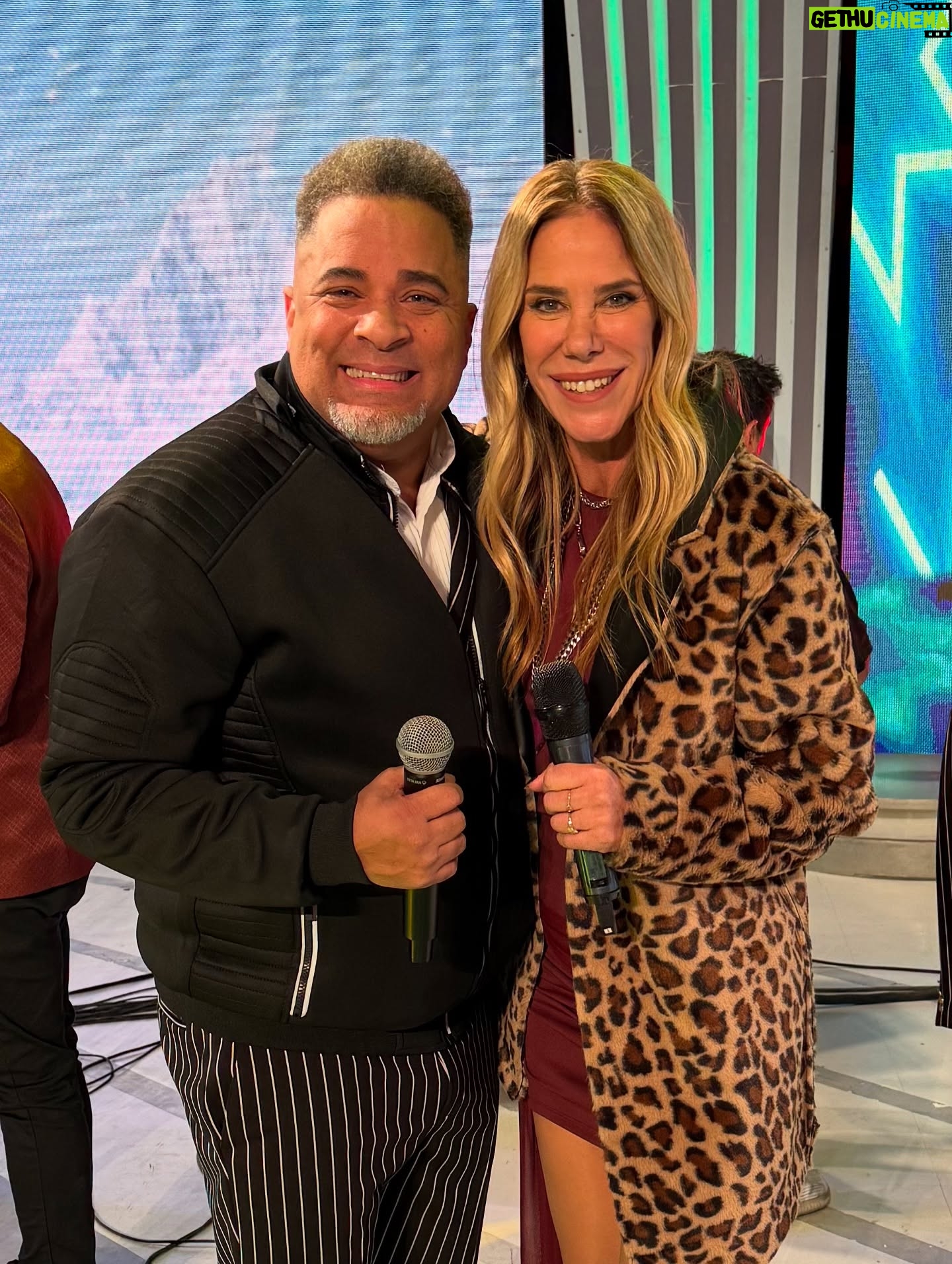 Marcela Baños - 4.3K Likes - Mezcladito y gente linda que quiero 🫶🏻

1 @mefertimoda 
2 @azulkiang 
3 heladito una noche de invierno 
4 pink 
5 @ezequiel_y_laclave te mereces todo lo lindo que estás viviendo ?! 
6 bailando al ritmo de Nolberto 
7 Fiesta @latoxica.oficial 
8 con la emperatriz @grupo_anaconda_oficial 🌹
9 con @nolbertoalkla 
10 @mumbai555 
11 @mefertimoda 
12 mi Orejas del amor ❤️

@rickiprensa 
@chocha_pulseras