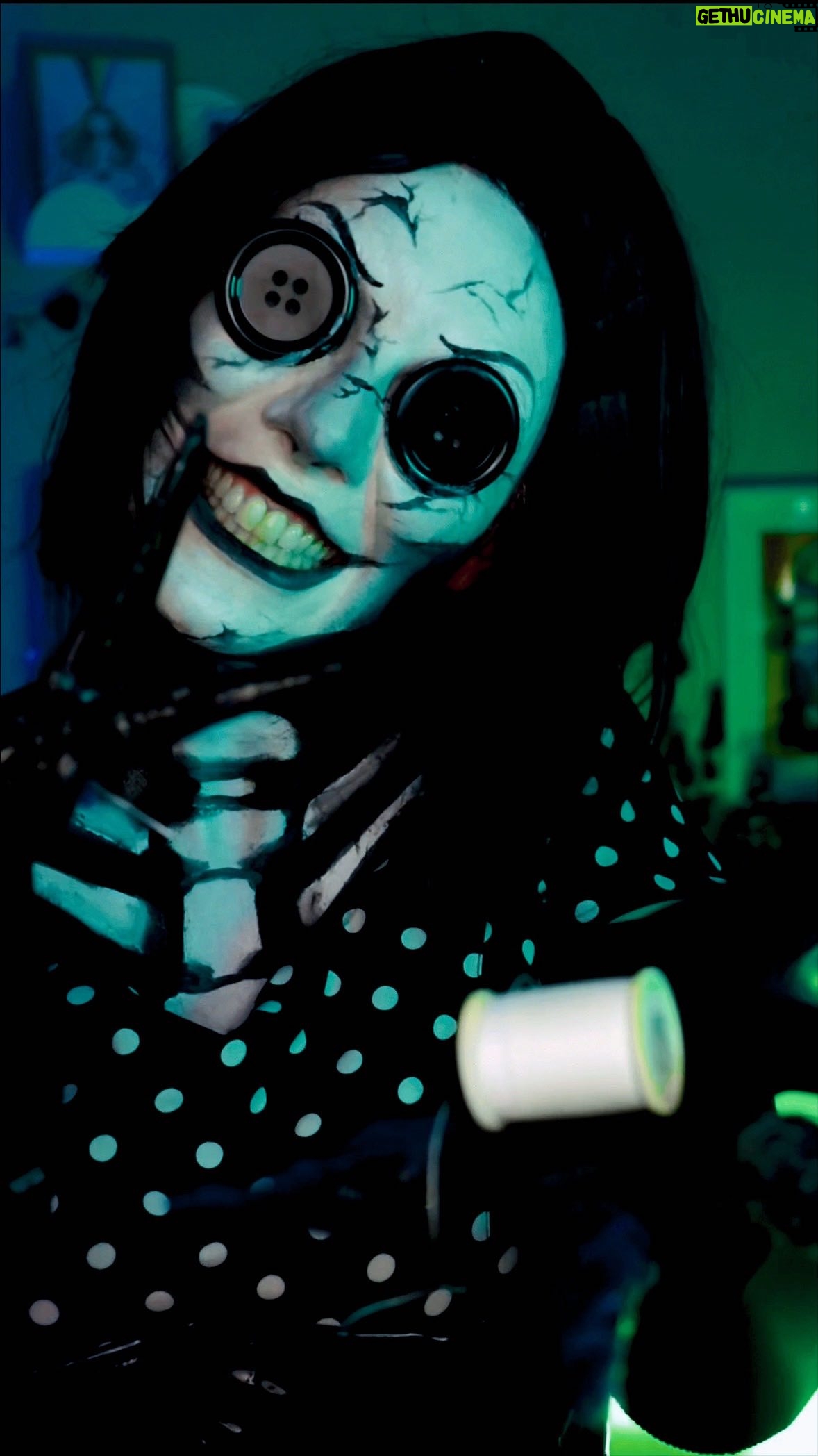 MariMoon - 3.7K Likes - E se Coraline tivesse esse final? Quais são as teorias de vocês? 👀🗝️💙

#coraline #othermother #cosplaycostume
