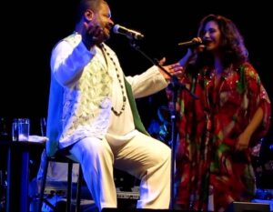 Maria Rita Instagram - não sei nem o que escrever… 

que meu amigo, meu compositor, meu “padrinho”, meu mestre descanse em luz. 

que seja recebido em festa e pagode e samba e desfiles verde-e-branco. 

que esteja em paz, mesmo com tanta lágrima que estamos derramando — são lágrimas de amor, de saudade, de alívio. 

meu amor, e minha gratidão, pra sempre…
marota

ps.:
peço desculpas aos parceiros e parceiras fotógrafos/as… eu estou sem os créditos das fotos… fiquem à vontade para se marcarem nos comentários. com calma, depois, marco cada foto com o crédito correto…