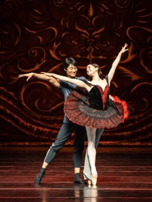 Marianela Núñez Instagram - Feliz cumple a esta verdadera mega estrella @kimin_kim1028 @kiminkim_fans
Imposible describir con palabras lo que se siente compartir el escenario con el!
Verlo bailar es un deleite y pura inspiración…su estilo único… su energía magnética…hipnotiza
Y también compartir risas (muchas risas!) y charlas
Siempre respetuoso y amable…
Gracias Kimin por todo el cariño,apoyo y respeto que me brindas siempre SE SIENTE VERDADERO ❤️✨
Que pases un hermoso día…y seguí volando 🥰
