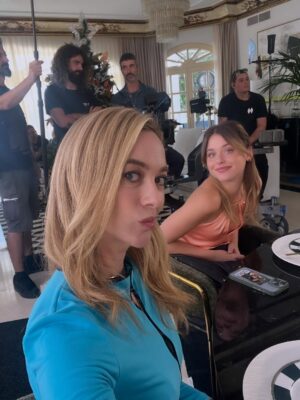 Marta Hazas Instagram - Un poquito más de lo que no se ve… 🎥
#Culpanuestra
#Culpables
#behindthescenes
.
@pokeepsie_films @primevideoes
( El suspiro del último vídeo es un buen resumen 🤗)
