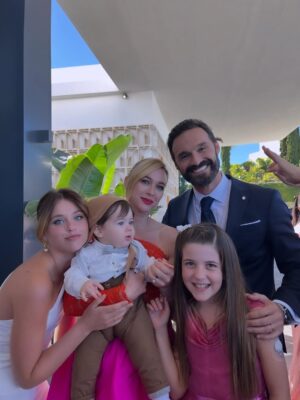 Marta Hazas Instagram - Un poquito más de lo que no se ve… 🎥
#Culpanuestra
#Culpables
#behindthescenes
.
@pokeepsie_films @primevideoes
( El suspiro del último vídeo es un buen resumen 🤗)