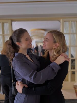 Marta Hazas Instagram - Un poquito más de lo que no se ve… 🎥
#Culpanuestra
#Culpables
#behindthescenes
.
@pokeepsie_films @primevideoes
( El suspiro del último vídeo es un buen resumen 🤗)