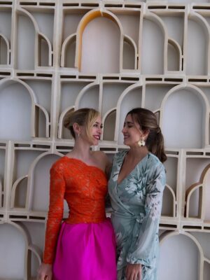 Marta Hazas Instagram - Un poquito más de lo que no se ve… 🎥
#Culpanuestra
#Culpables
#behindthescenes
.
@pokeepsie_films @primevideoes
( El suspiro del último vídeo es un buen resumen 🤗)