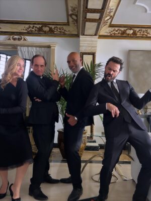 Marta Hazas Instagram - Un poquito más de lo que no se ve… 🎥
#Culpanuestra
#Culpables
#behindthescenes
.
@pokeepsie_films @primevideoes
( El suspiro del último vídeo es un buen resumen 🤗)