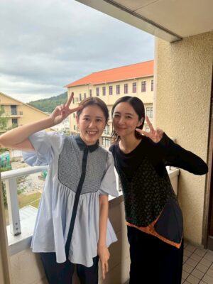 Mayu Hotta Instagram - ・
10月4日23時〜放送のアナザースカイ
MCとして迎えた初めてのロケは、
私の原点でもある、故郷・滋賀へ。

子どもの頃に通った場所、懐かしい風景、
そして、大切な人たちとの再会…。

前回のパリとはまた違った、
心がじんわり温かくなるような時間でした🍵🌿

この場所があったからこそ、
今の私がいるんだなと改めて感じられた旅。
少しでも、その空気が皆さんに伝わっていたら嬉しいです💐

でも、放送されるの緊張するなぁ🥺🥺

@anothersky_ntv