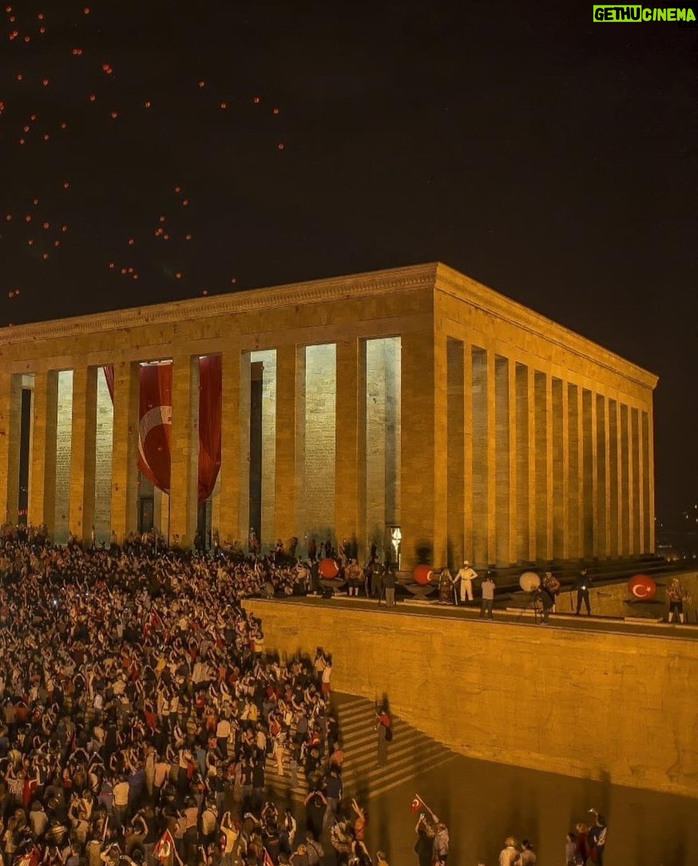 Melek Baykal - 23.2K Likes - Bir ışık yandı 102 yıl önce…
Sönmeden, solmadan, hep içimizde parlıyor.
Teşekkürler Atam. 🇹🇷
#29ekimcumhuriyetbayramı🇹🇷