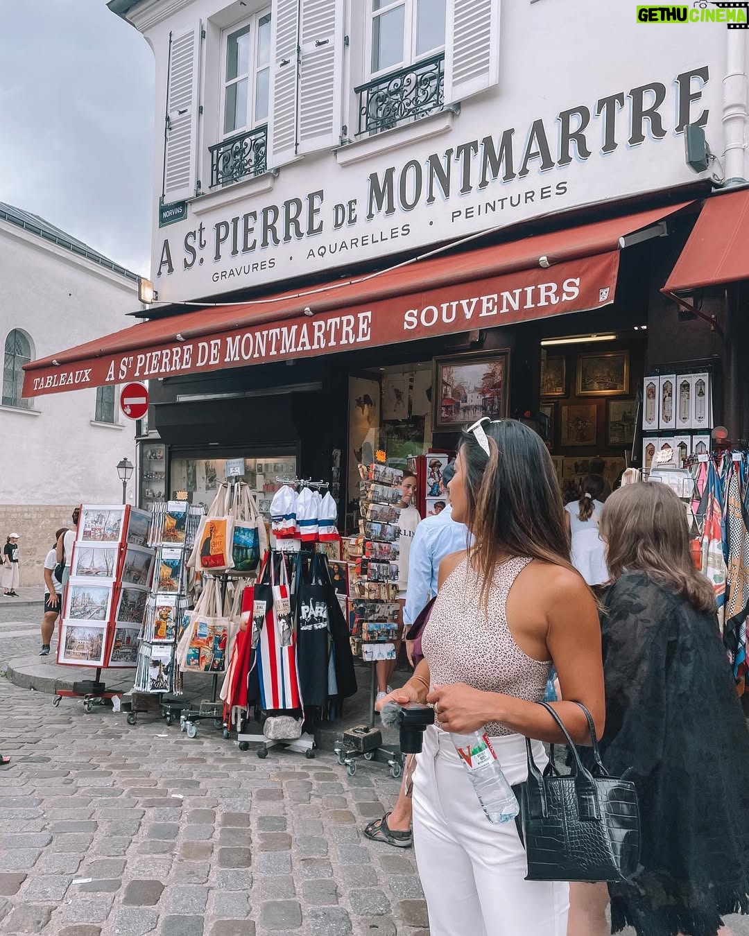 Michelle Madrigal - 17K Likes - Fill your life with experiences, not things. Have stories to tell, not stuff to show. Je t’aime Paris. 💫