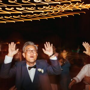 Michelle Wie Instagram - Happy 6 years to best party we ever threw @jonniewest4 👰🤵‍♂️

Retagging our wedding vendors cuz they were the best ❤️
Flowers: @royalbeeflower.co 
Photos: @hilaurenhello 
DJ: @dj_compose 
Tacos: @chefchrisoh 
Party dress: @nadinemerabi
Makeup: @kecialittman