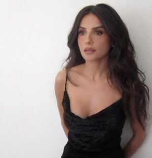 Mikaela Hoover Instagram - Creative Emmys Glam✨
Hair @rena.calhoun
Makeup @dianebuzzetta
Styling @jordan_grossman
Body @paolomascitti