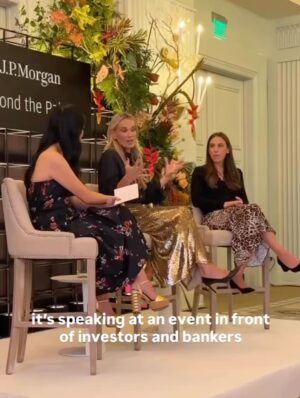 Molly Sims Instagram - I get this question a lot, especially during these last few speaking engagements, “how do you balance it all.” And the REAL answer is, I don’t. 😂 These are some of the things I do but it’s a lot of running from meetings, shoots, recordings to make it to pick up or games. I take work calls in the car to lacrosse games, I’m literally at a lacrosse tournament right now doing this. Running a company is hard. Showing up flawlessly every time for your kids is hard. But I KNOW that them seeing me put effort and work into something I love is teaching them to do the same.❤️