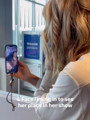 Molly Sims Instagram - I get this question a lot, especially during these last few speaking engagements, “how do you balance it all.” And the REAL answer is, I don’t. 😂 These are some of the things I do but it’s a lot of running from meetings, shoots, recordings to make it to pick up or games. I take work calls in the car to lacrosse games, I’m literally at a lacrosse tournament right now doing this. Running a company is hard. Showing up flawlessly every time for your kids is hard. But I KNOW that them seeing me put effort and work into something I love is teaching them to do the same.❤️