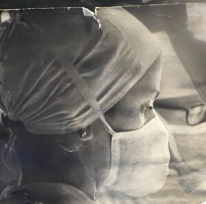 Nancy Dupláa Instagram - Ahora si….bailá Mamita….

Una vida dedicada al otro..al servicio de los que la están pasando mal..un cuerpo puesto a prueba y cansado de tanto DAR

Las veces que te habrán dicho GRACIAS Mamita…faaaa! Que afortunada fuiste y que afortunados aquellos que cayeron a los cuidados de tus manos piadosas….

Ahora…a bailar….que bien que lo hiciste siempre …un ritmo delicado y sobre todo disfrutado..

Te debo lo que soy Mamita
Gracias x la fuerza

Te honro para siempre Elsita💔