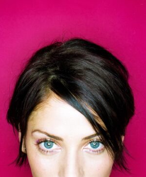Natalie Imbruglia Instagram - LOVE!!! An outtake from my @esmagazine photoshoot with @rankinarchive 📸💗
Your portraits of me in the late 90’s are still my fav! Love you mate x