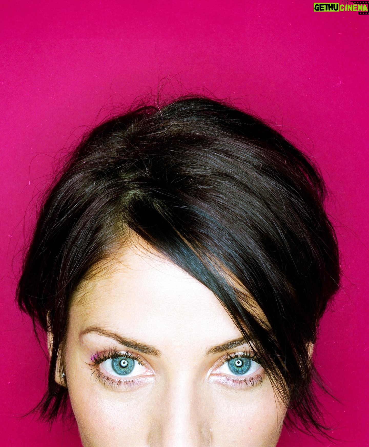 Natalie Imbruglia - 21.5K Likes - LOVE!!! An outtake from my @esmagazine photoshoot with @rankinarchive 📸💗
Your portraits of me in the late 90’s are still my fav! Love you mate x
