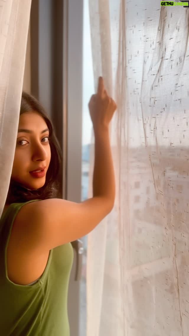 Neelanjona Neela - 3.7K Likes - When life gives you tangerines 🍊 make a reel with it 😛