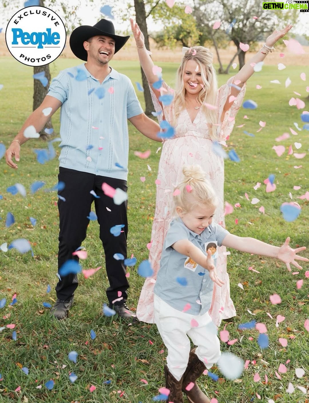 Nicole Franzel - 55.9K Likes - Nicole Franzel and Victor Arroyo are feeling beyond blessed and to be having a baby boy AND baby girl. 💙 🩷 The ‘Big Brother’ stars, who previously shared they are expecting twins in September, exclusively share the news with PEOPLE. Read the full story at the link in our bio. l 📷: @stephanierae.photo