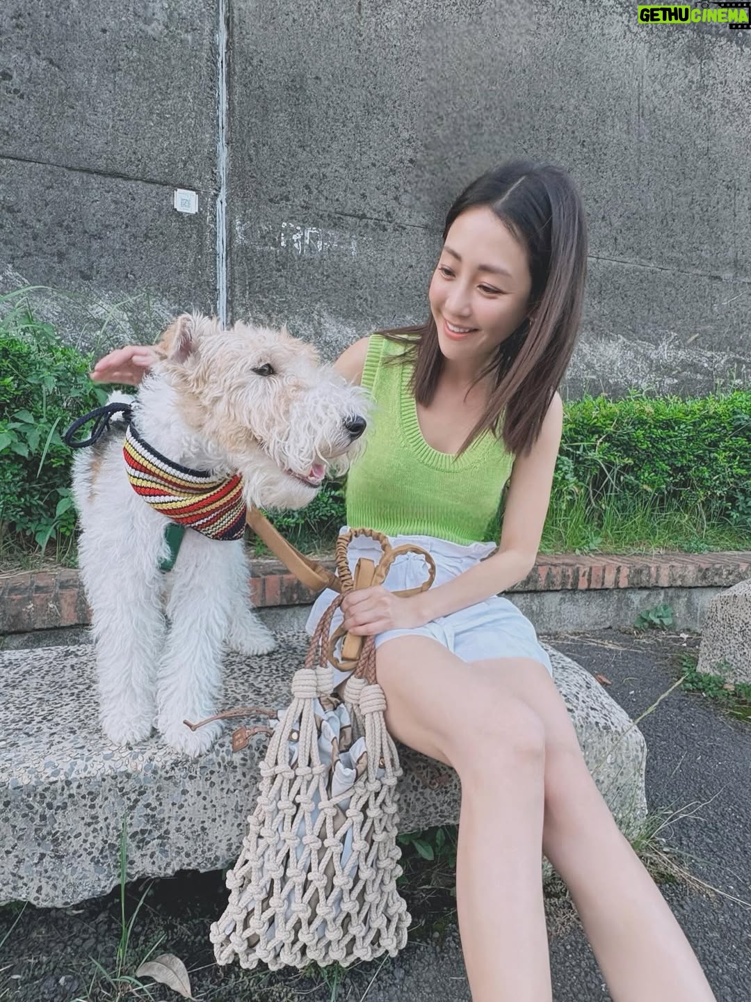 Nikki Hsieh - 23.5K Likes - ☀️🪁🐾

@prada #Prada #pradasummerkit