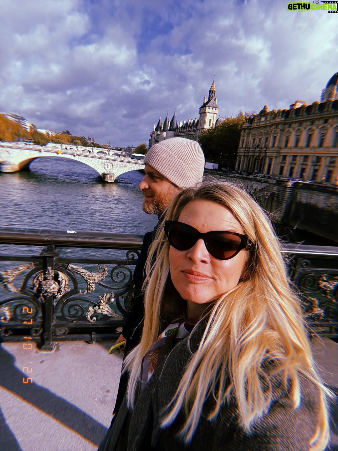 Nikol Štíbrová - 43K Likes - Tak dlouho jsme přemejšleli, kam s dětma na podzimní prázdniny, až jsme děti svěřili prarodičům a odletěli sami na tři dny do Paříže. 😅

Pujdeme do pekla, ale bude to stát za to 😂.