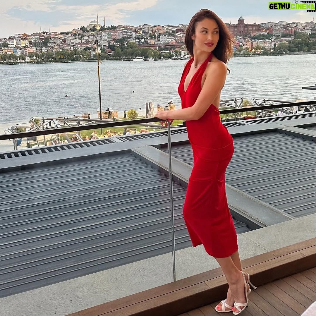 Olga Kurylenko - 25K Likes - Smiles, sunsets and sparkles ✨ #grateful #holidays 🇹🇷