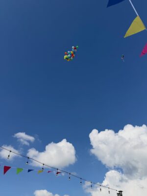 Olta Gixhari Instagram - The balloons kidnapped me