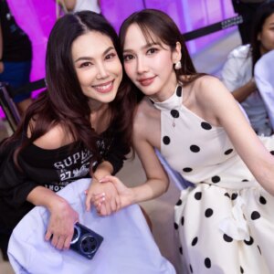 Pakkaramai Potranan Instagram - มางาน AumAum ที่เซ็นทรัลลาดพร้าว อลังการมาก ของกินน่าซื้อไปหมด 🤤🤤 ใคร อยากมาเจออั้มและทานของอร่อยเชิญนะคะ มีถึงวันที่ 10 นี้ค่ะ 🧡🧡 ดีใจแทนเจ้าของตลาดเลย คนเยอะมาก  @aum_patchrapa