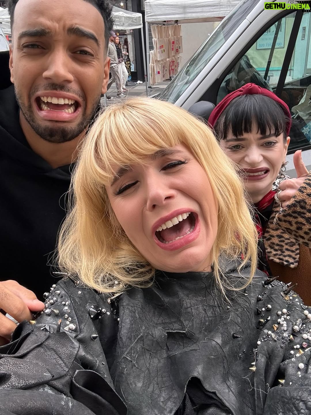 Paloma Faith - 58.1K Likes - Me and my faves @niko @ruthcodd #traitors