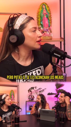 Pamela Leiva Instagram - No podemos más con esta invitada @rominapistolas 👑 y queremos saber ¿se le aconchan los meaos al chileno? 🤔 ¿nuevo shipeo? 😳
Tenemos estreno de capítulo en nuestro canal de YouTube y Spotify: encuéntranos cómo Diario de un Apocalipsis yyyy póngale play ▶️