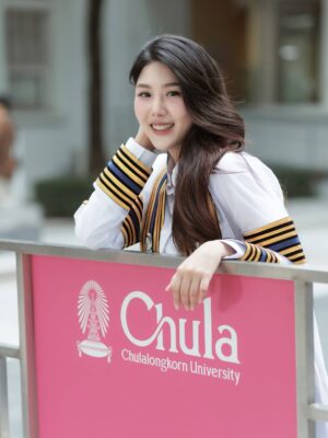 Parada Thitawachira Instagram - จบแล้วค่า 🥹🙏🏻 

MASTER of Communication Arts, Chulalongkorn University 
ปริญญาโท นิเทศศาสตร์ จุฬาลงกรณ์มหาวิทยาลัย

You are all invited for my graduation ceremony ✨🧑‍🎓
ขออนุญาตชวนทุกคนเลยน้า ใครมาได้มาเจอกันนะคะ 

23 Sep 2025: Rehearsal day; available from 1:00 PM onwards.
วันซ้อมเจอกัน 13.00 น. เป็นต้นไปค่ะ 🤍
📍คณะนิเทศศาสตร์ จุฬาลงกรณ์มหาวิทยาลัย 

1 Oct 2025: Graduation ceremony; from 1:00 PM onwards.
วันรับจริงเจอกัน 13.00 เป็นต้นไปนะคะ 🩵
📍คณะนิเทศศาสตร์ จุฬาลงกรณ์มหาวิทยาลัย