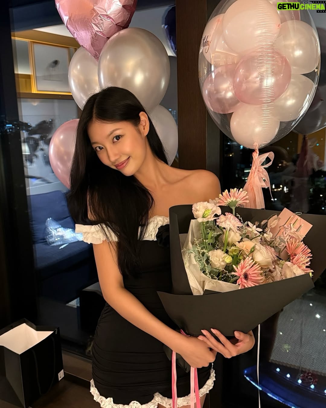 Park Se-jeong - 23.3K Likes - Birthday with my angels.•*🪷🪽🫧