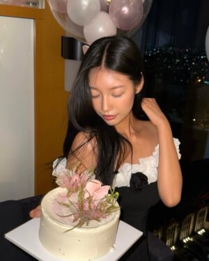 Park Se-jeong Instagram - Birthday with my angels.•*🪷🪽🫧