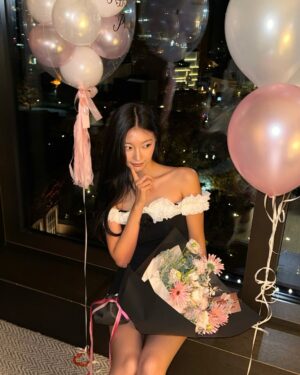 Park Se-jeong Instagram - Birthday with my angels.•*🪷🪽🫧