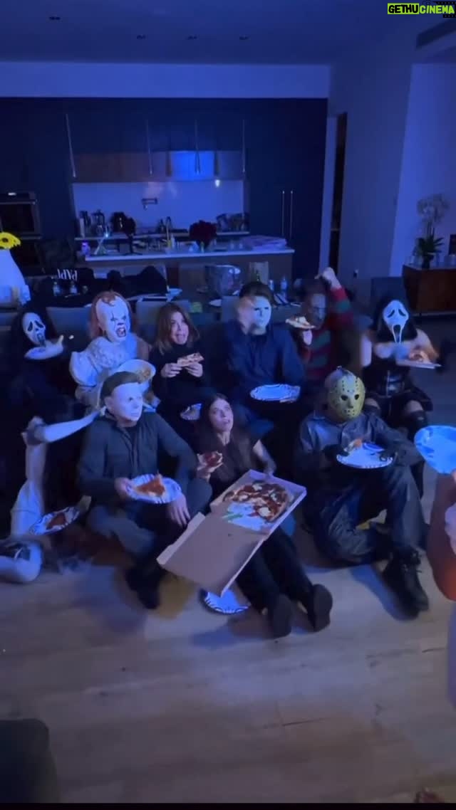 Paula Abdul - 7.6K Likes - Looks like someone didn’t get the memo on what mask to wear 😂💀💅🏻