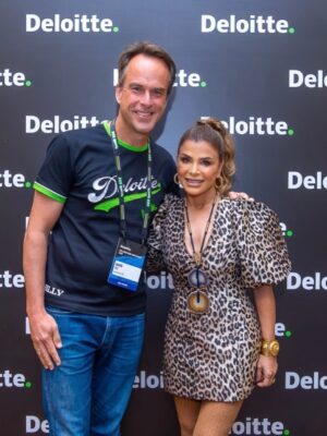 Paula Abdul Instagram - Bali is one of the most breathtaking places I’ve ever been and I’m so grateful for the chance to visit and speak at the 2025 Deloitte SEA Partners Conference celebrating teamwork, leadership and shared purpose. The energy all week was so special, and the Earth, Wind & Fire theme was pure magic 🌿💨🌊🔥 @deloittesingapore #SEAPC2025 #makeanimpact