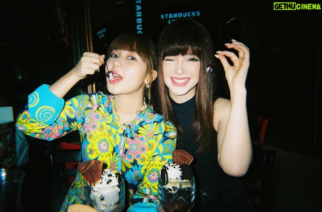 Ploynarin Sornarin - 9.5K Likes - Happy Birthday My BFF🎂💖🫧 
จะอีกกี่ปีก็จะขอพิมพ์คำเดิม ว่าเราโครตภูมิใจในตัวพลอย  ขอบคุณที่เติบโตมาอย่างดีเยี่ยม  ดีใจที่ได้โตไปพร้อมๆแกนะ<3  จะอยู่ข้างๆแบบนี้เสมอตลอดไป ขอบคุณที่เกิดมา เพื่อนรัก~ 

เขินอะ ทำไมมันหวานๆๆทุกปี งง555555 รักนะ จุ้บบ🫂💖