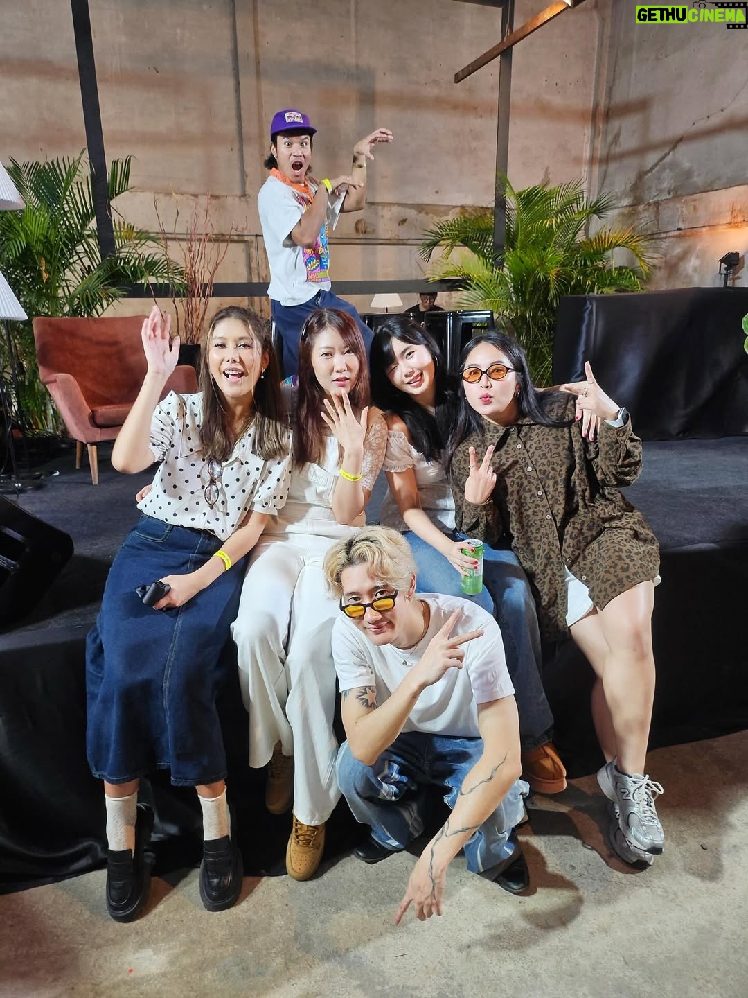 Ploynarin Sornarin - 11.3K Likes - "Back to 2019" Congrats to my all time favorite person. I'm so proud of you and i will always be beside you na ka @alynwee 💗✨ 
.
.
Thank you all my friends for coming naa<3