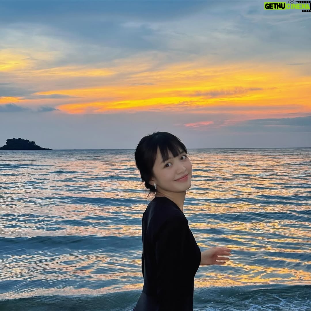 Ploypailin Thangprapaporn - 91.7K Likes - 🌅