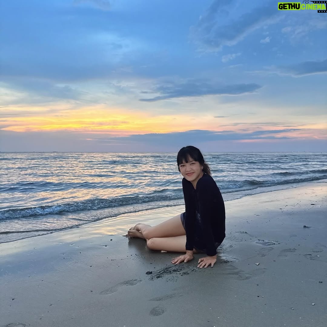Ploypailin Thangprapaporn - 91.7K Likes - 🌅