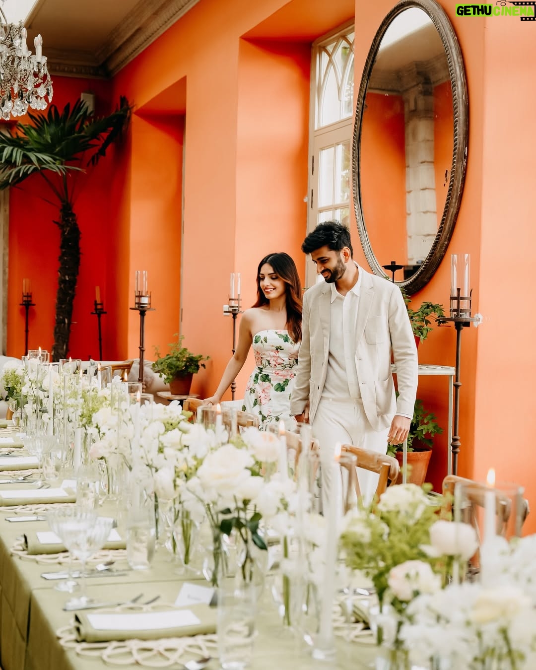 Prakriti Kakar - 177.3K Likes - All love stories are beautiful but ours is my favorite🥹
hi fiancée @vinayanand26 💍