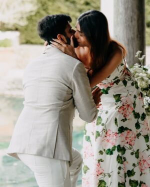 Prakriti Kakar Instagram - All love stories are beautiful but ours is my favorite🥹
hi fiancée @vinayanand26 💍