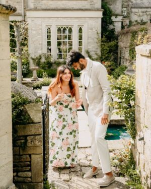 Prakriti Kakar Instagram - All love stories are beautiful but ours is my favorite🥹
hi fiancée @vinayanand26 💍