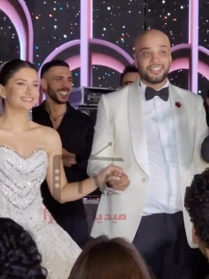 Rahma Ahmed Farag Instagram - حتومة حبيب قلبي من جوا الف مليون مبروك يومك كله كان زي الفل زي قلبك بالظبط واتبسطنا اوي كلنا بيك ومعاك والعروسة زي القمر وحبيبتنا بس احنا أهل العريس برضه 😌😂❤️😘😘😘
@hatemsalahofficial