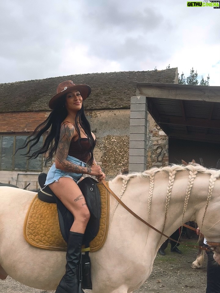 Rawell Saiidii - 2.2K Likes - Behind the scenes of a day I’ll never forget 🖤✨
Grateful for everyone who made this magic happen the energy, the team, the vision 🤍🐎💄