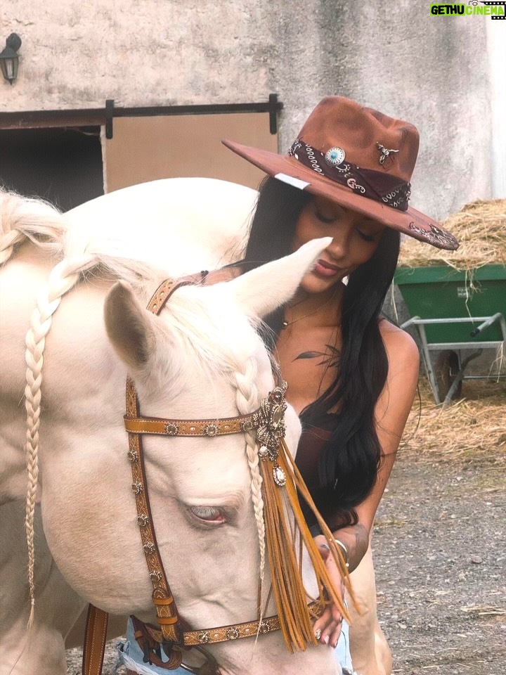 Rawell Saiidii - 2.2K Likes - Behind the scenes of a day I’ll never forget 🖤✨
Grateful for everyone who made this magic happen the energy, the team, the vision 🤍🐎💄