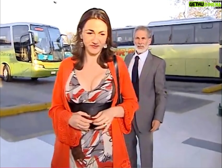 Renata Bravo - 30.3K Likes - Gracias por tanto TITO por tu gran talento, tu humanidad, tu simpatía,  generosidad , humildad , fuiste un ser humano de excelencia  y un gran compañero, profesional y muy gracioso,  nunca te faltó la talla para relajar las esperas interminables , nunca te vi quejarte y siempre dispuesto a ayudar …… buen viaje Don Héctor Noguera ❤️