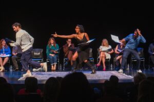 Renée Elise Goldsberry Instagram - A group of actors came together last night to cold read 7 episodes of a soap opera! From Llanview to Beverly Hills… My heart will always beat for SOAPS! 🫧

Thx to:
 
@Michaelausiello for dreaming up #BEVERLYHILLS when he was a soap opera-loving KID!

🤓 @BusyPhilipps for letting me borrow your glasses! 

💕@SMY28 for showing up in the #Girls5Eva jacket- Keep hope alive!

#OneLifeToLive I will always love you. 

#BeverlyHillsFanClub 📸 @emilcohen