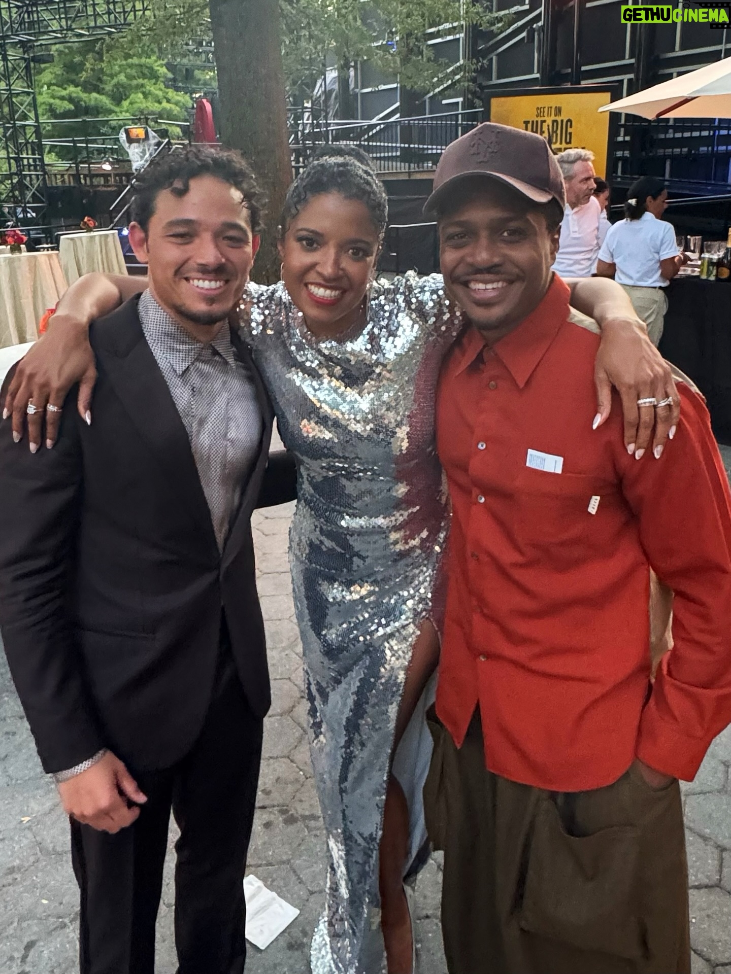 Renée Elise Goldsberry - 24.1K Likes - 1. Gifted with this silver sequins gown. Ready to shine in @sergiohudson!

2. Giving my best over the shoulder to show off the slit in this dress. “Who, me?!”

3. My husband and my daughter! By my side.

4. My sisters! Yes, we coordinated beforehand. Silver and gold!

5. Called Lin to find out what he was wearing too! Coordination! 😉🥰

6. Sydney and I didn’t have to coordinate! Both showed up shining. Great minds! (Thx for the vid @maclovic)

7. Almost all of us…So happy together!

8. My niece @KaylaGoldsberry! Best date ever!

9. Red carpet candid!

10. Me and Kimani! Her love lifts our family. 

11. Ant and Eph!

12. My heart exploded when I saw my G5E sister! @BusyPhilipps

13. @oaksmash! Congratulations!

14. My baby girl

15. Ron Chernow. It all started with your book.

16-19. After the party is the after party! Thx for hosting Ant! 

20. FaceTime with Groff on the way home. Everyone was there in spirit!
