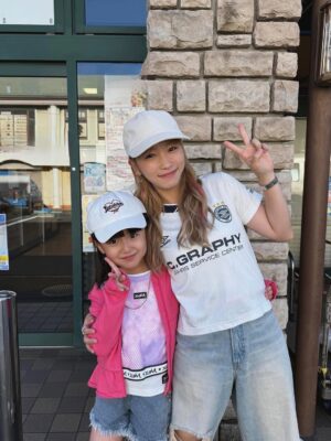 Rina Kawaei Instagram - 先週8月だったよね？っていう感覚
あっという間に時間が過ぎていく
朝と夜ちょっと寒いし
みんな体調気をつけてね☺︎

フェイクマミーあと2日だよ！
派手な親子👩🏻‍🤝‍👩🏼さ、あげてこ〜✊🏻
@fake_mommy_tbs