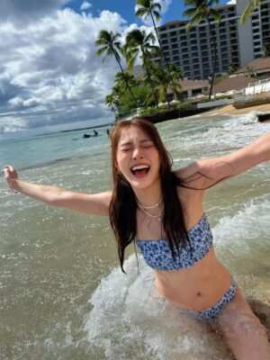 Rio Uchida Instagram - 常夏🏝️🤙🌺✈️🪽🐬⭐️

3枚目までがデジカメで
最後の2枚がスマホなの📸
写真撮ってこのあとすぐ全身ドボンしました🌊